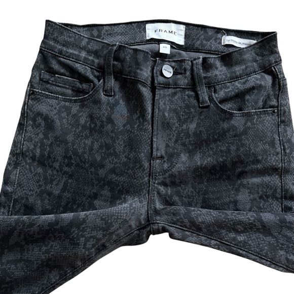 FRAME Denim Le Skinny de Jeanne Tonal Python Pattern Grey Neutral Jeans Size 25 - Picture 4 of 16